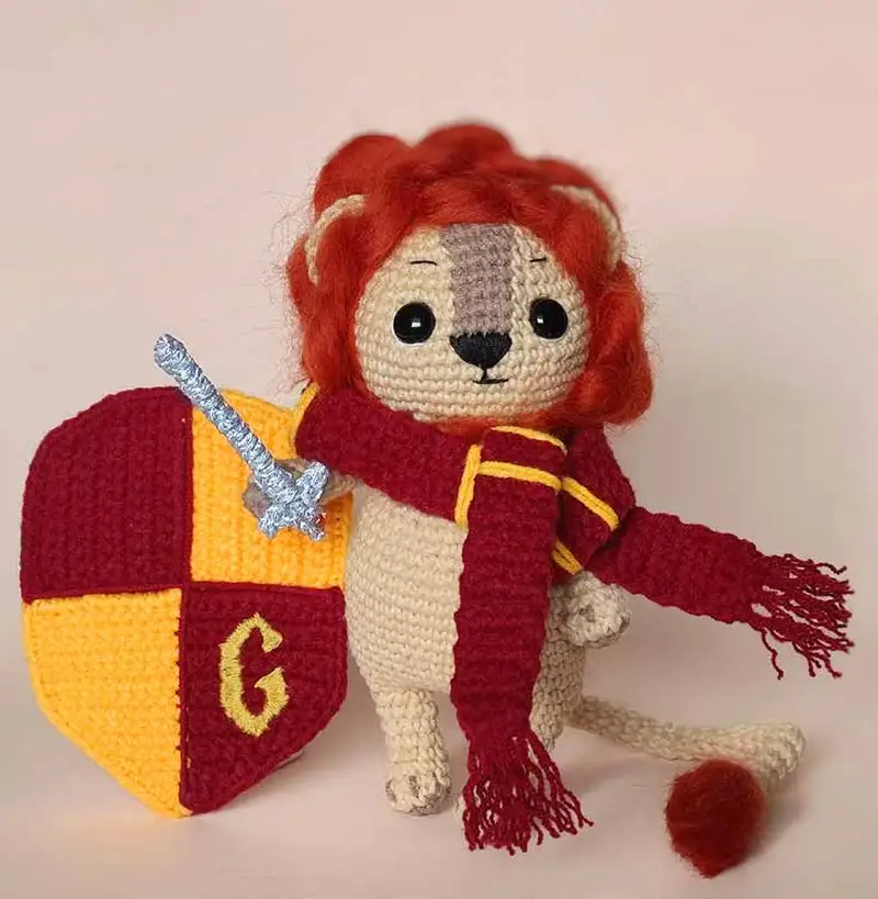 Free Intermediate crochet pattern: Lion Gryffin Amigurumi Pattern - Easy to follow tutorial