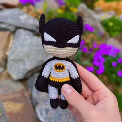 Batman Amigurumi Pattern step 1 - construction progress