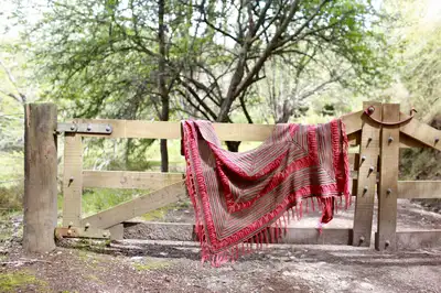 Pohutukawa Shawl Pattern step 3 - details and accessories