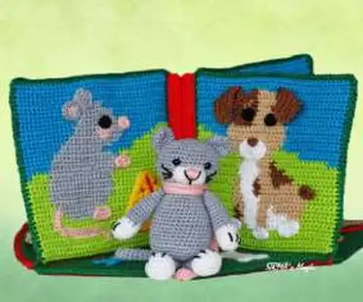 Farm Animals - Quiet Book Crochet Pattern step 4 - final assembly and finishing