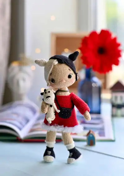Cruella Doll Amigurumi Pattern step 1 - construction progress