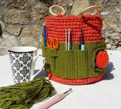 Crochet Caddy Pattern step 1 - construction progress
