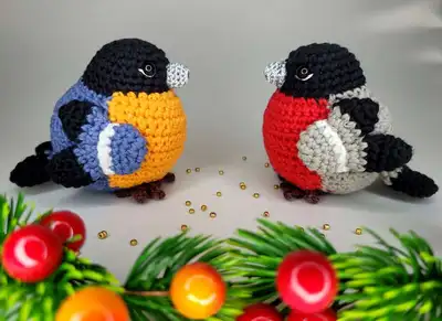 Bullfinch Amigurumi Pattern step 3 - details and accessories
