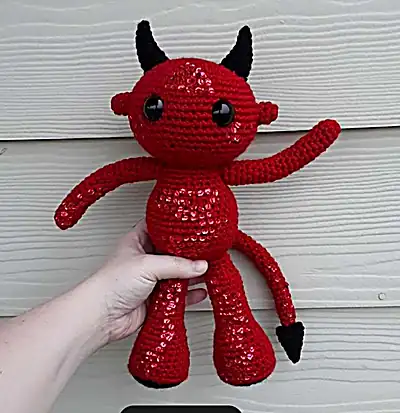 The Little Devil Amigurumi Pattern step 1 - construction progress