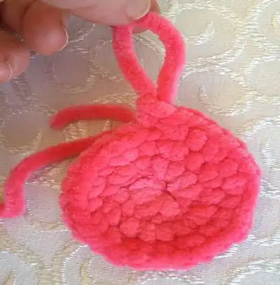 Bullfinch Amigurumi Pattern step 3 - details and accessories