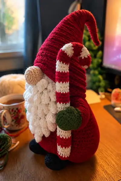 Big Snowy Beard Christmas Gnome Amigurumi Pattern step 2 - assembly progress
