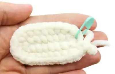 Panda Amigurumi Pattern step 4 - final assembly and finishing