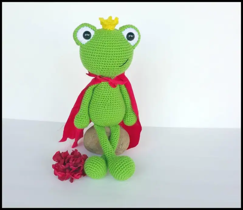 Free Intermediate crochet pattern: Frog Prince Amigurumi Pattern - Easy to follow tutorial