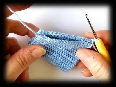 Hospital Set Crochet Pattern step 3 - details and accessories