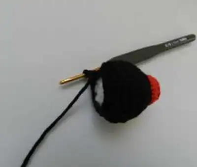 Train Loris Amigurumi Pattern step 4 - final assembly and finishing