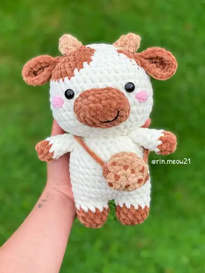 Chubby Milky Cow Amigurumi Pattern step 1 - construction progress