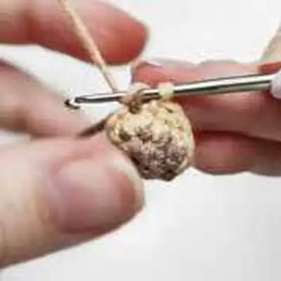 Lion Gryffin Amigurumi Pattern step 3 - details and accessories