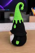 Spooky Halloween Gnome Amigurumi Pattern step 2 - assembly progress