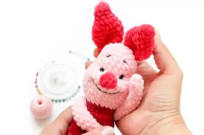The Piglet Amigurumi Pattern step 3 - details and accessories