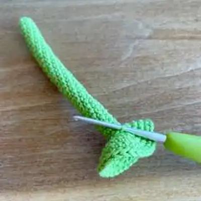 Flower Bookmark Crochet Pattern step 2 - assembly progress