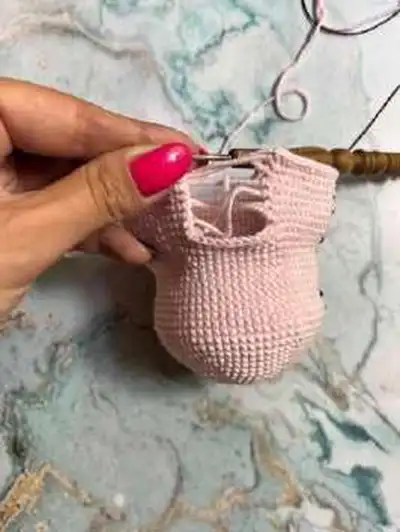 Piggy Bank Amigurumi Pattern step 4 - final assembly and finishing