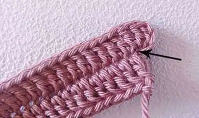 Baby Sneakers Crochet Pattern step 2 - assembly progress