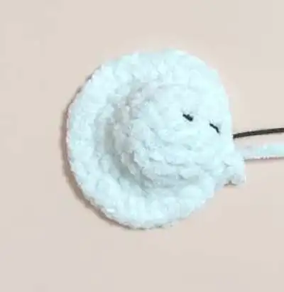 Marshmallow Kittie Amigurumi Pattern step 3 - details and accessories