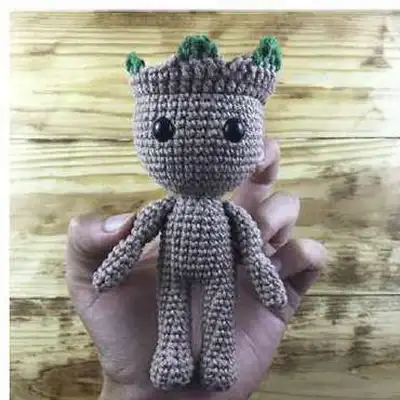 Groot Amigurumi Pattern step 3 - details and accessories