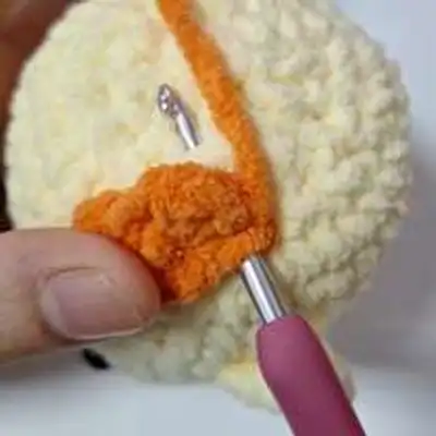Duck No Sew Amigurumi Pattern step 4 - final assembly and finishing