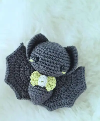 Baby Bat Amigurumi Pattern step 1 - construction progress