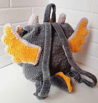 Baby Dino Backpack Amigurumi Pattern step 2 - assembly progress