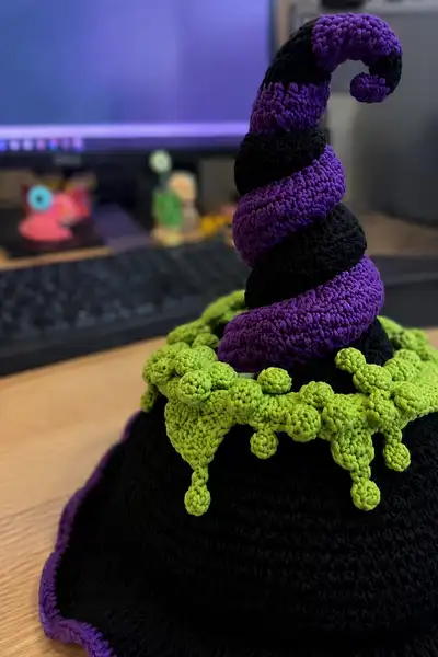 Big Bubbling Cauldron Brew Spiral Witch Hat Pattern step 2 - assembly progress