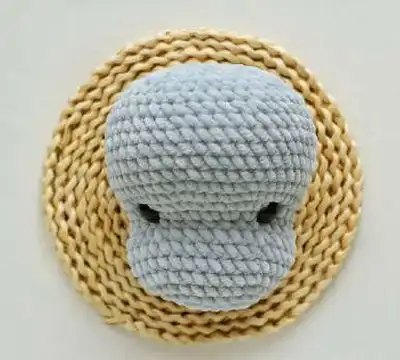 Hippo Lovey Amigurumi Pattern step 4 - final assembly and finishing
