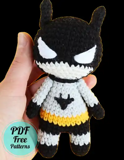 Mini Batman Amigurumi Pattern step 3 - details and accessories