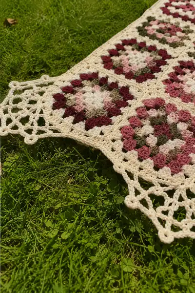 Joined Granny Squares Table Runner with Spider Web Corners Pattern step 2 - assembly progress