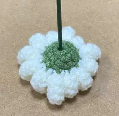 Daisy Flowers Car Hanging Pattern step 4 - final assembly and finishing