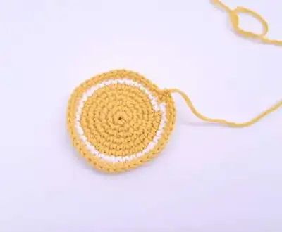Half lemon and lemon slices Amigurumi Pattern step 3 - details and accessories
