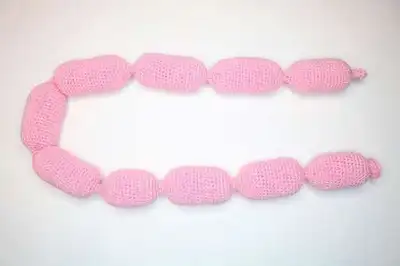 Niahs Balloon Dog Amigurumi Pattern step 4 - final assembly and finishing
