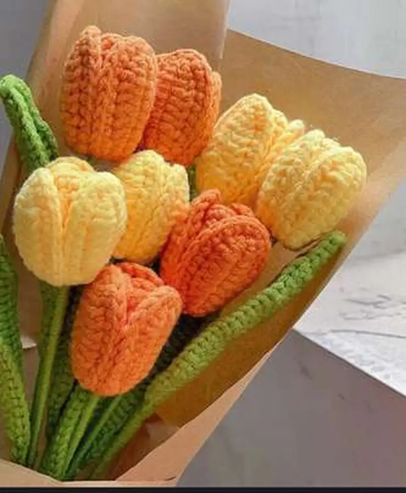 Free Beginner Friendly crochet pattern: Flower bouquet C crochet Pattern - Easy to follow tutorial