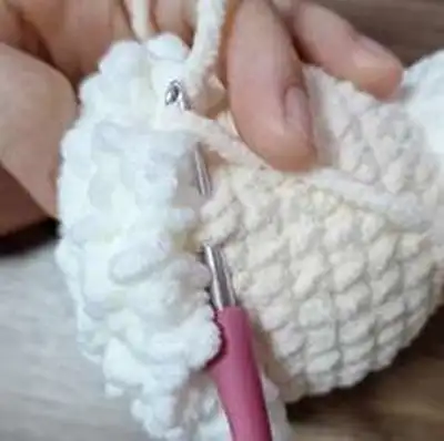 Sheep No Sew Amigurumi Pattern step 4 - final assembly and finishing