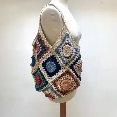 Granny shoulder bag Pattern step 1 - construction progress