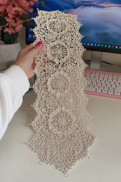 Beaded Crystal Lace Wedding Table Runner Pattern step 1 - construction progress