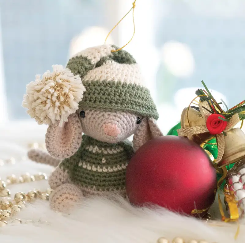 Free Beginner Friendly crochet pattern: Noel the Christmas Mouse Amigurumi Pattern - Easy to follow tutorial