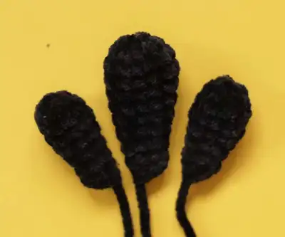 Toucan Amigurumi Pattern step 4 - final assembly and finishing