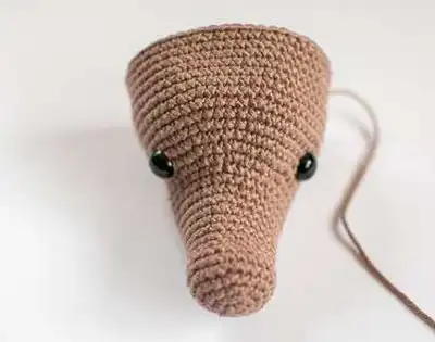 Yumi the Dachshund Amigurumi Pattern step 4 - final assembly and finishing