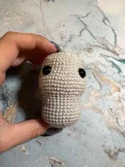 Bunny-Carrot Amigurumi Pattern step 4 - final assembly and finishing