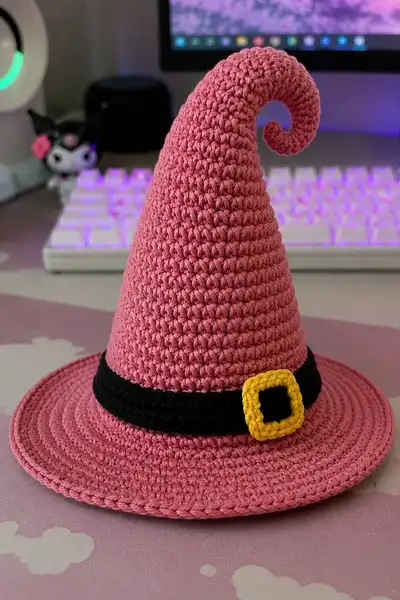 Big Pink Spiral Witch Hat Amigurumi Pattern step 2 - assembly progress