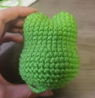 Yoshi Amigurumi Pattern step 4 - final assembly and finishing