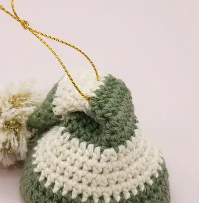 Noel the Christmas Mouse Amigurumi Pattern step 4 - final assembly and finishing