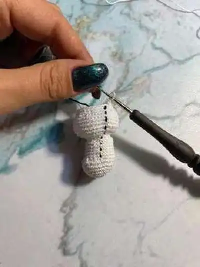 Bunny's House Amigurumi Pattern step 3 - details and accessories