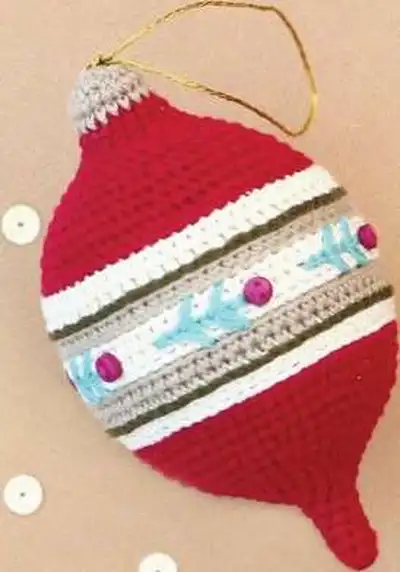 Christmas Ornament Set Amigurumi Pattern step 2 - assembly progress