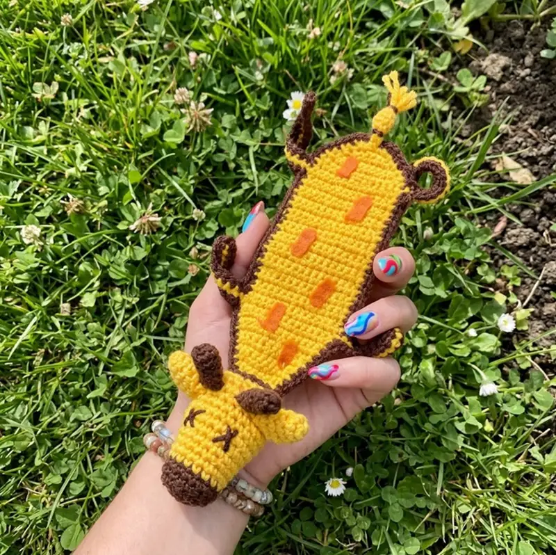 Free crochet pattern: Zakladka Zyrafa Amigurumi Pattern - Intermediate level tutorial