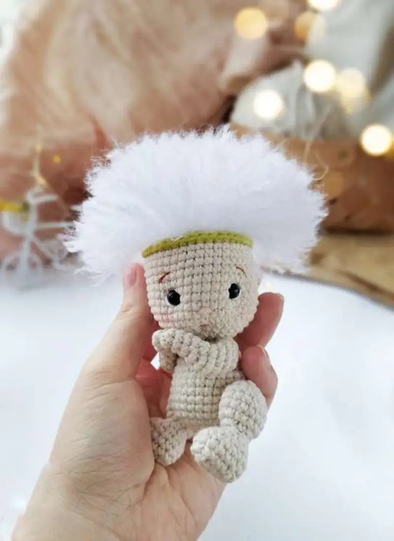 Free Intermediate crochet pattern: Baby Dandelion Amigurumi Pattern - Easy to follow tutorial