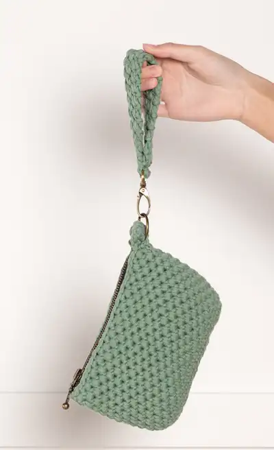 Crochet Bags Maker Trio Pattern step 4 - final assembly and finishing