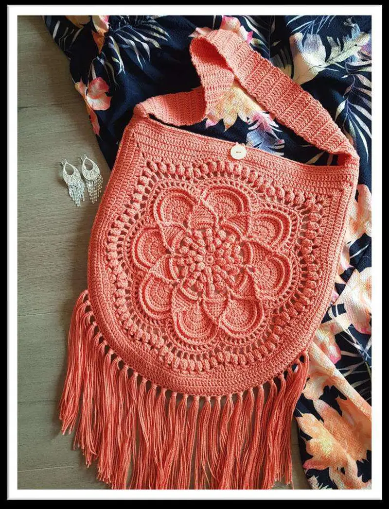 Free Intermediate crochet pattern: Delilah Boho Bag Pattern - Easy to follow tutorial